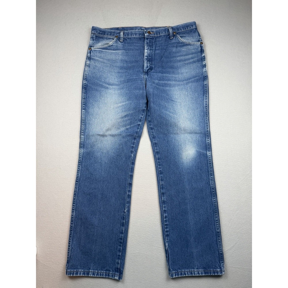 Wrangler Jeans 40x32 Blue Denim Faded Whiskered Straight Leg Style